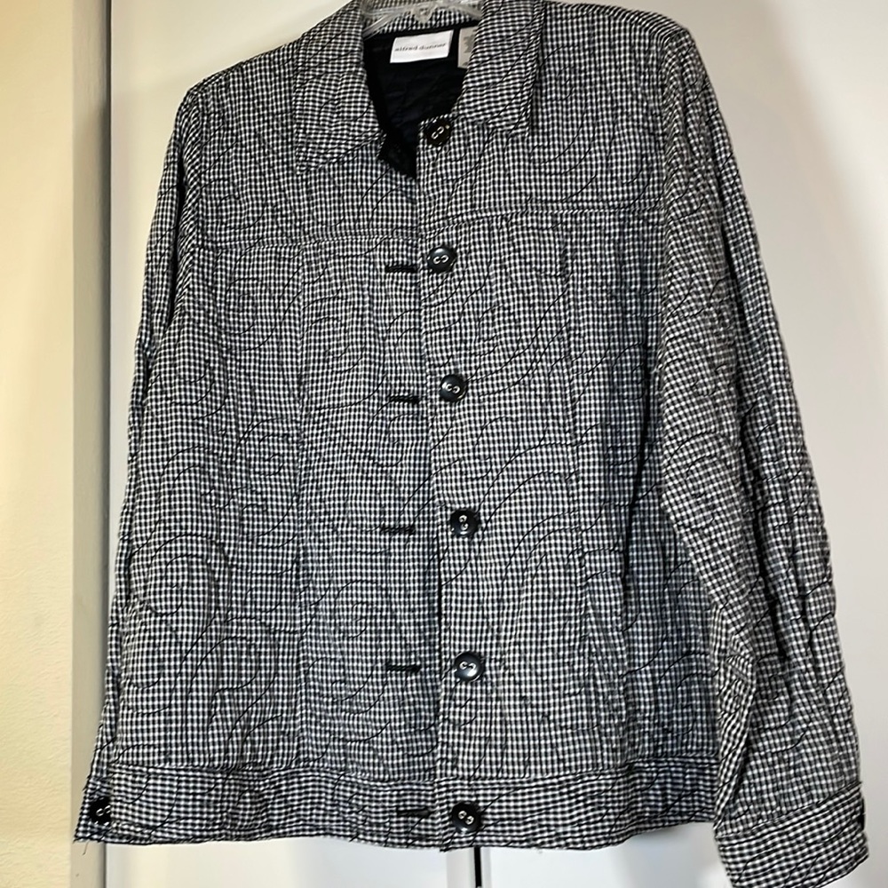 What a nice versatile jacket!!  This jacket adds a warm touch to anything.